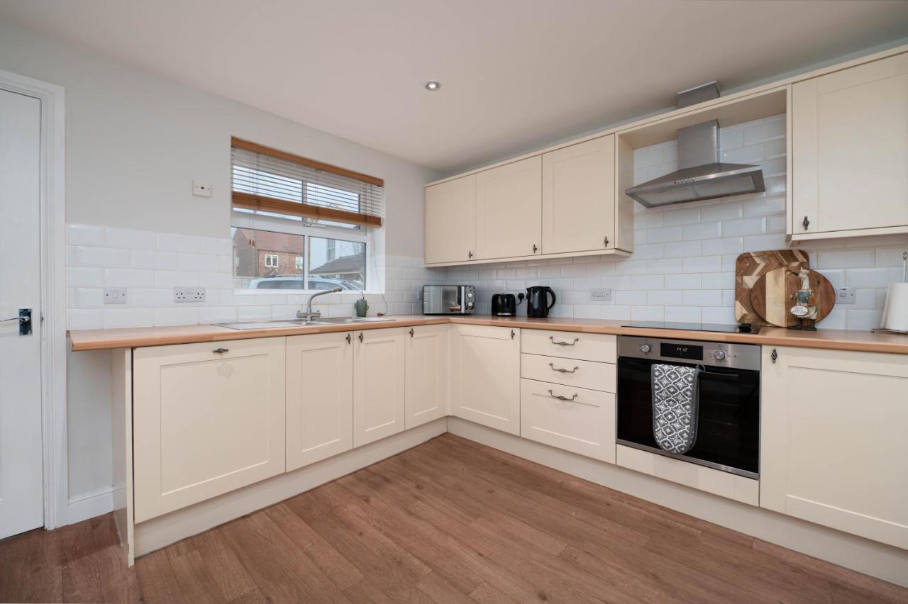 Stunning 3 Bed With Parking & Garden Villa Market Rasen Eksteriør billede